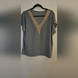 Elegant Green/Gray Lace V-Neck Top